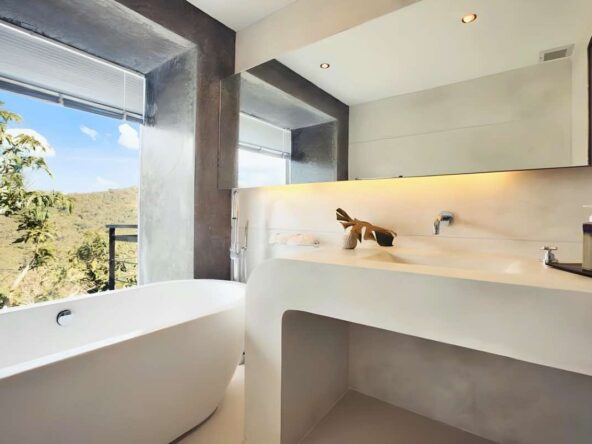 chaweng-villa-thailand-bathroom-bathtub-with-a-view